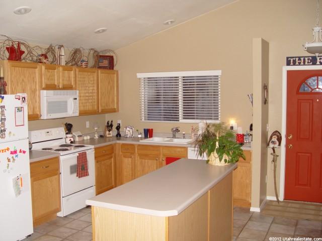 140 E 1325 N, Layton, UT 84041 — photo 2