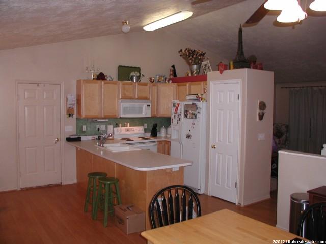 1381 N 2225 W, Layton, UT 84041 — photo 2