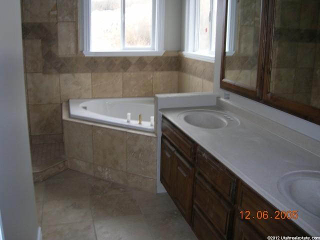1092 Crestwood Cir, Tremonton, UT 84337 — photo 3