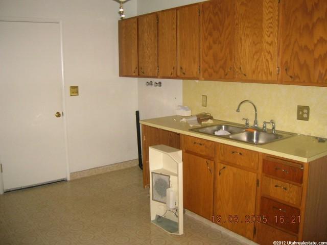 979 N Liberty Ave, Ogden, UT 84404 — photo 3