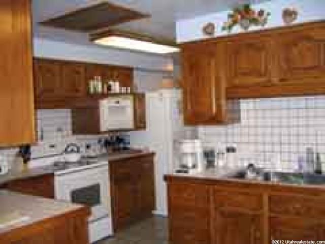 1619 E Hillsboro Dr, Layton, UT 84040 — photo 3