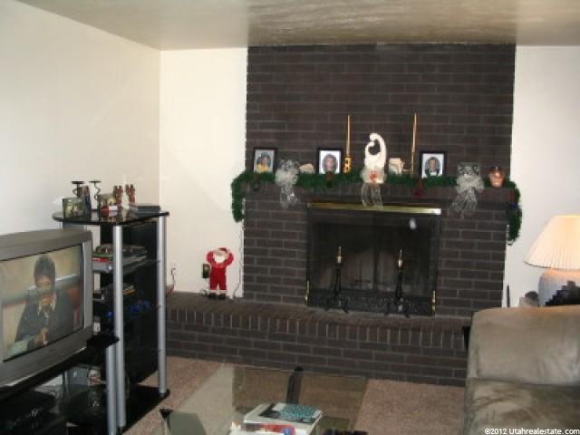 586 W 2250 N, Clinton, UT 84015 — photo 2