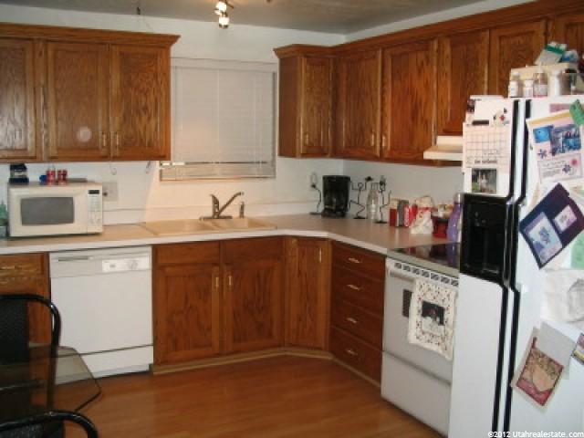 586 W 2250 N, Clinton, UT 84015 — photo 3