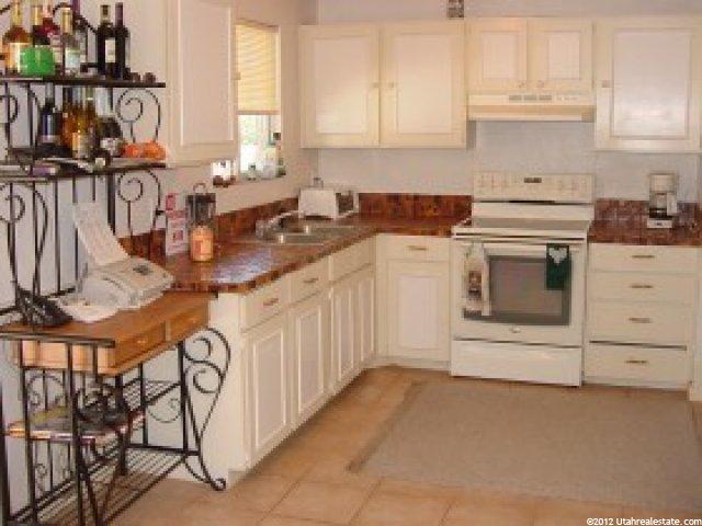 1617 N 550 W, Clinton, UT 84015 — photo 2