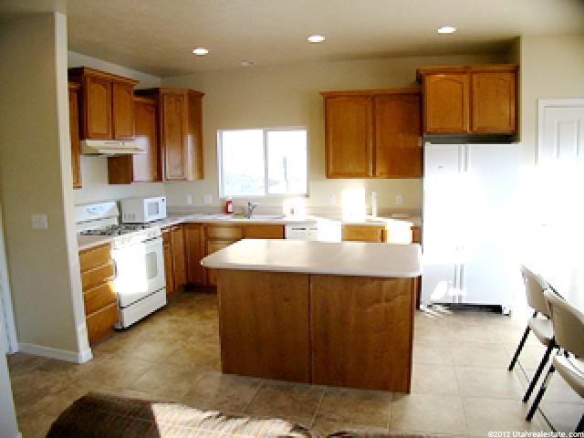 845 W 2010 S, Syracuse, UT 84075 — photo 3