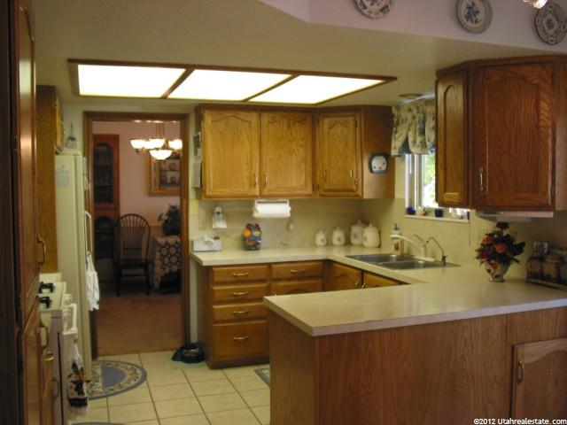 5557 S 300 W, Ogden, UT 84405 — photo 2