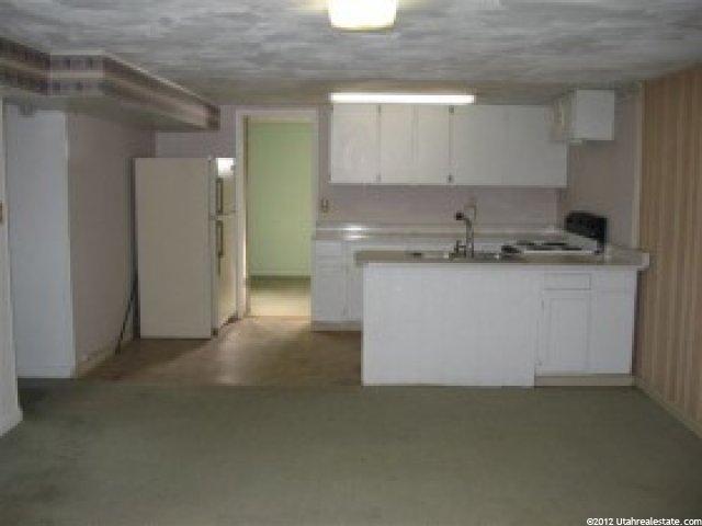 38 W 900 N, Bountiful, UT 84010 — photo 4