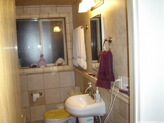 530 E 300 S, Clearfield, UT 84015 — photo 3
