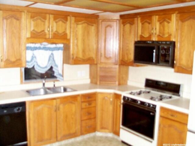 995 E 3500 S, Vernal, UT 84078 — photo 2