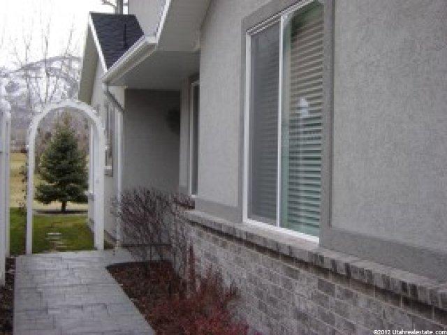 214 Rose Anne Cir, Pleasant View, UT 84414 — photo 2
