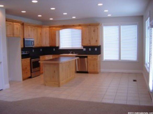 214 Rose Anne Cir, Pleasant View, UT 84414 — photo 4