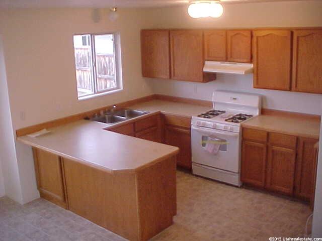 990 W 2600 N, Layton, UT 84041 — photo 3