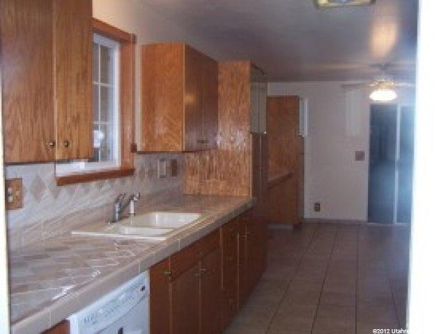864 E Burch Creek Holw, South Ogden, UT 84403 — photo 2