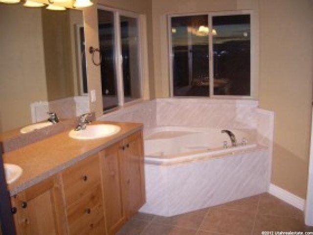 1028 View Crest Ln, Kaysville, UT 84037 — photo 4