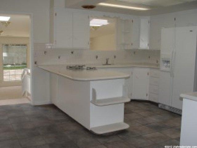 680 E Wyandotte Ave, Sandy, UT 84070 — photo 4