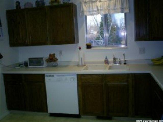 527 W 1130 N, Clinton, UT 84015 — photo 4