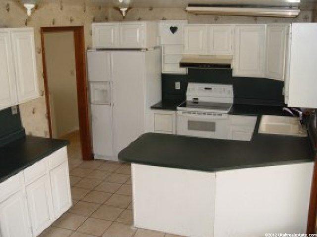 10578 E Clearview Dr, Sandy, UT 84070 — photo 2