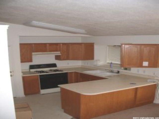 194 S 1300 W, Clearfield, UT 84015 — photo 5