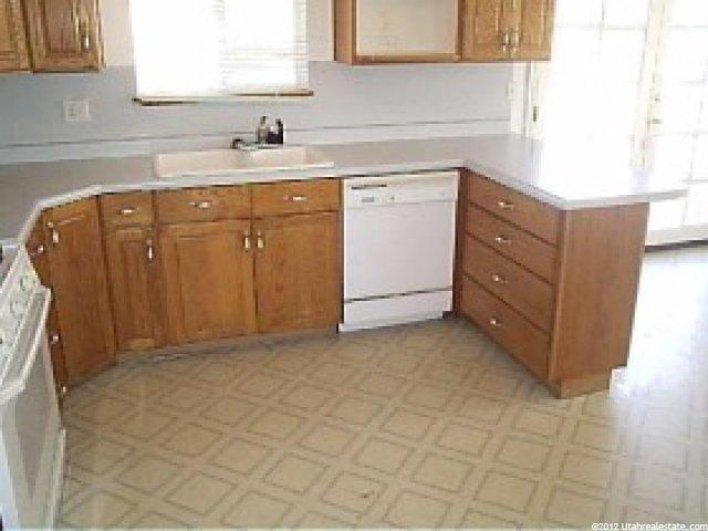 1310 Marilyn Dr, Syracuse, UT 84075 — photo 2