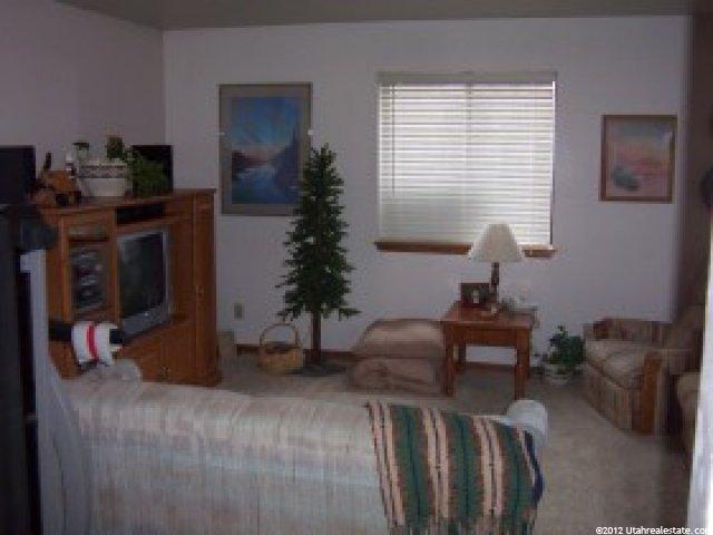 91 E Center St, Hinckley, UT 84635 — photo 2