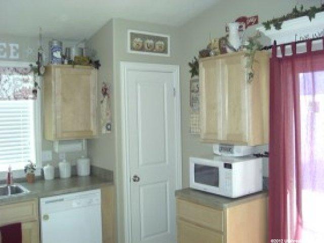 1444 N 2090 W, Clinton, UT 84015 — photo 3