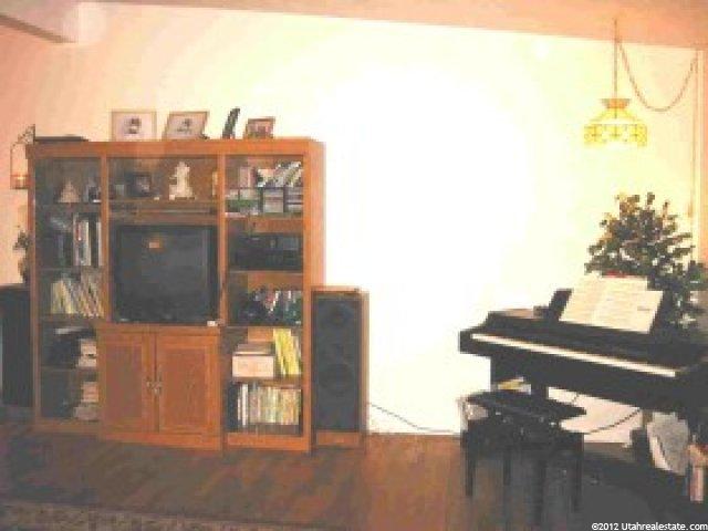 941 Vitt Dr, Ogden, UT 84404 — photo 5