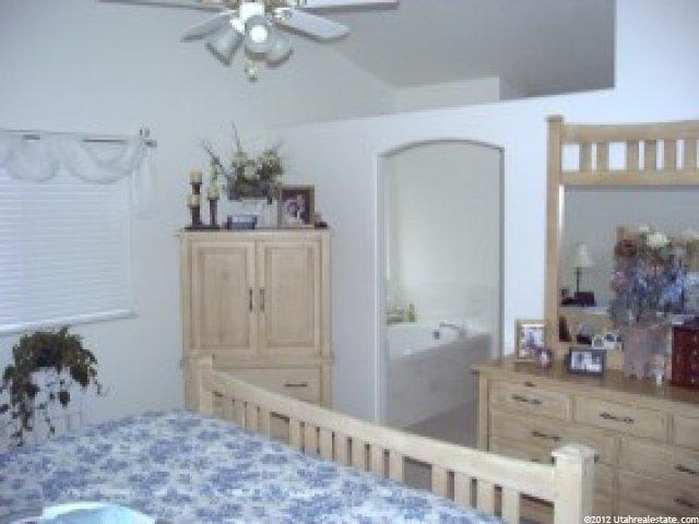 2462 N 2350 W, Clinton, UT 84015 — photo 5