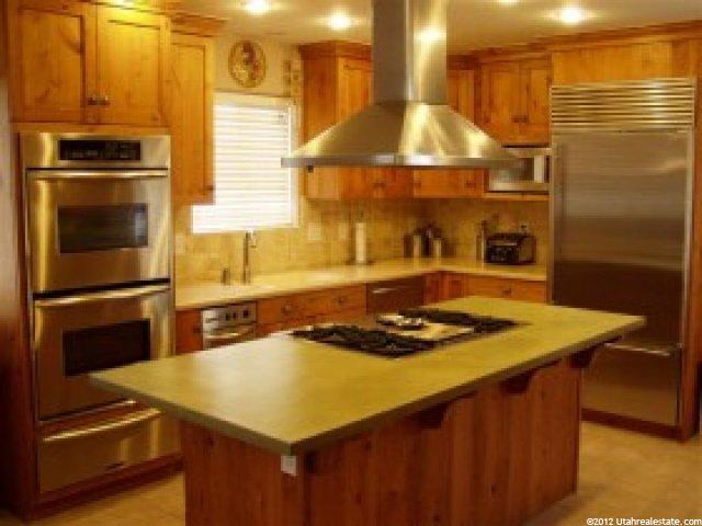 805 Chapel Dr, Bountiful, UT 84010 — photo 2