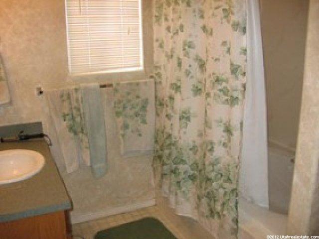 1583 N 2580 W, Clinton, UT 84015 — photo 5