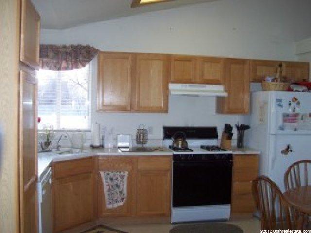 5488 S 4025 W, Roy, UT 84067 — photo 4