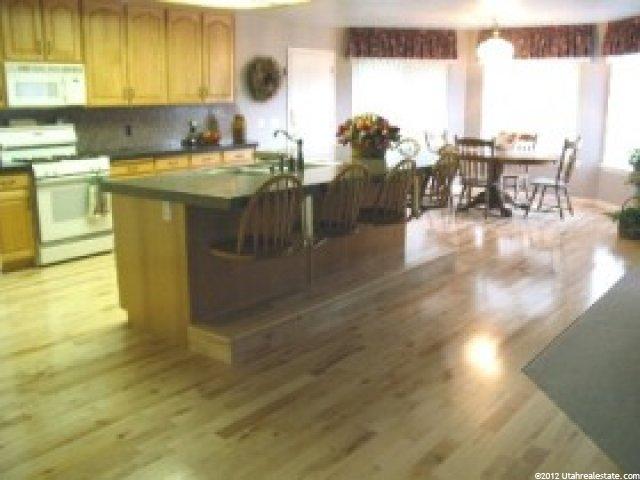 3132 Lostwood Dr, Sandy, UT 84092 — photo 2
