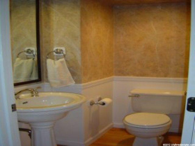 153 N Fortlane # C Res E #C, Layton, UT 84041 — photo 5