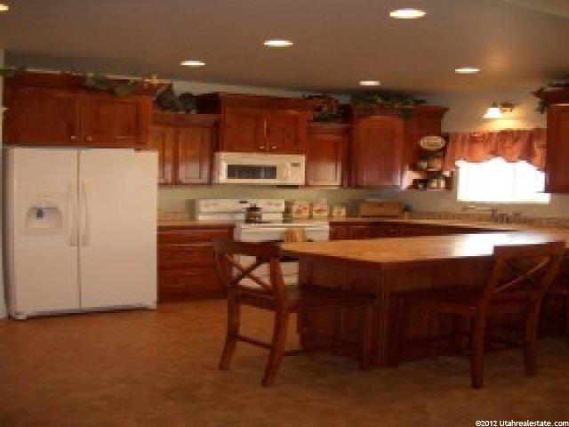 1807 N 1725 W, Farr West, UT 84404 — photo 4