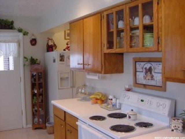 131 E 100 S, Centerville, UT 84014 — photo 4
