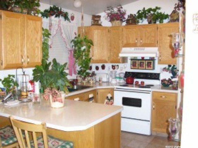 830 Meadow View Dr, Ogden, UT 84404 — photo 2