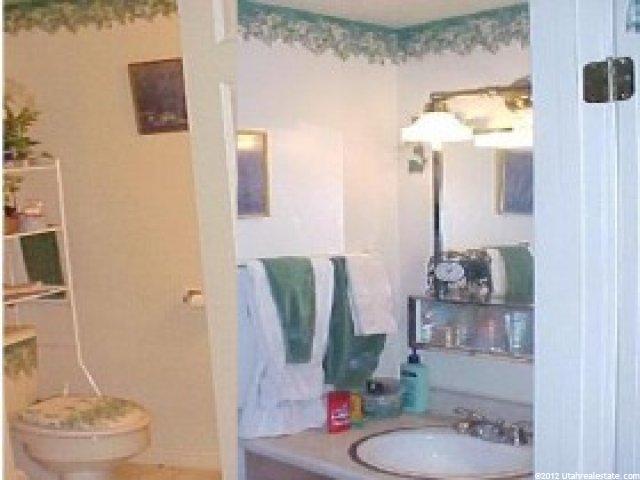 111 E Center St #10 B, Clearfield, UT 84015 — photo 4
