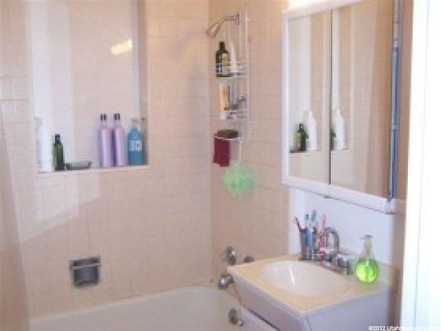 862 N Chapel Dr W, Bountiful, UT 84010 — photo 4