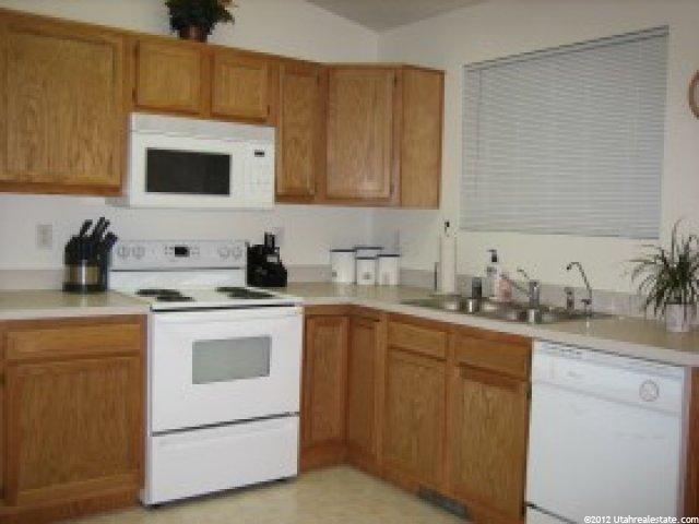 2584 S 200 E, Clearfield, UT 84015 — photo 2