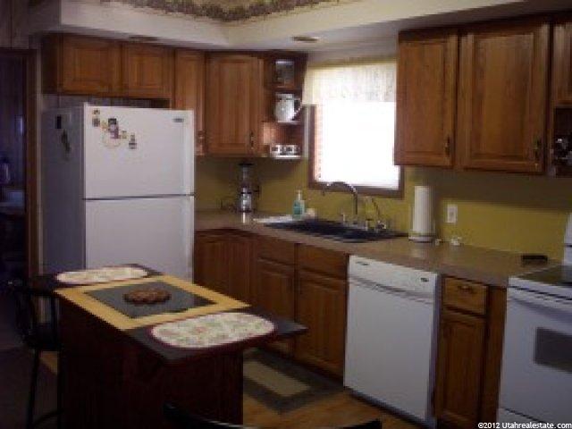 341 N Tremont St, Tremonton, UT 84337 — photo 4
