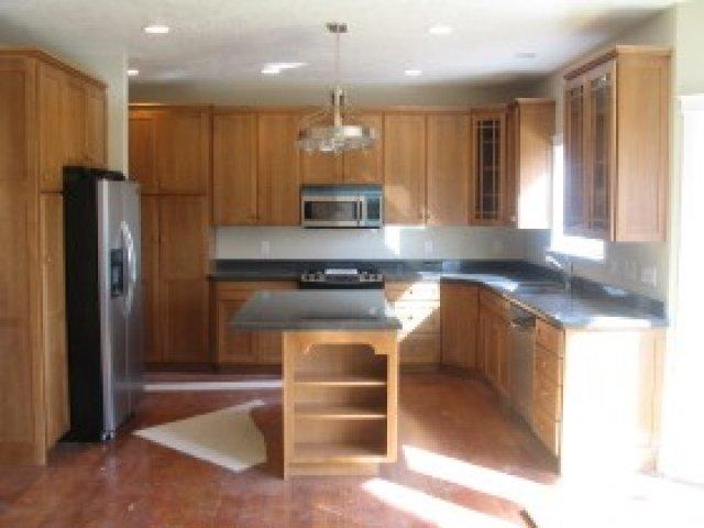 2246 Arbor Ln, Holladay, UT 84117 — photo 2