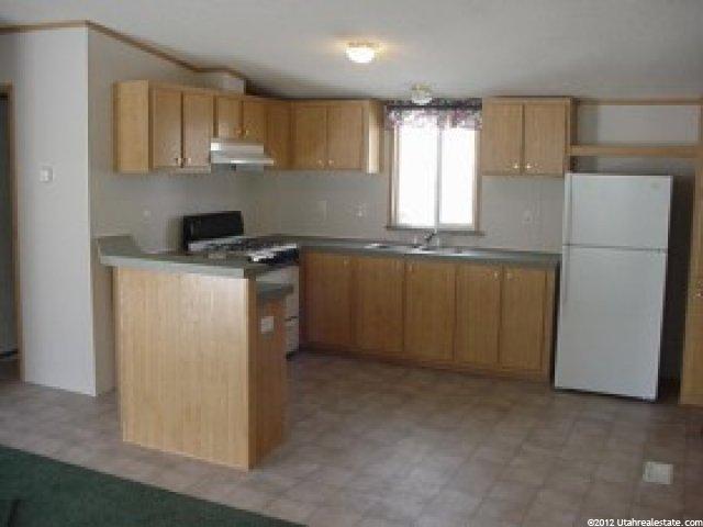 855 W Doxey St, Ogden, UT 84401 — photo 2