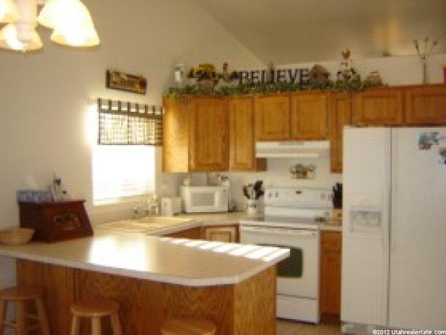 4146 Lily Dr, Roy, UT 84067 — photo 3