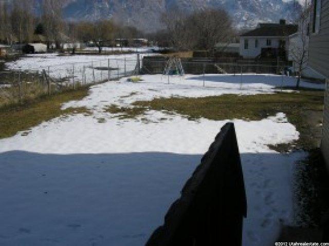 302 Meadow View Dr, Ogden, UT 84404 — photo 2