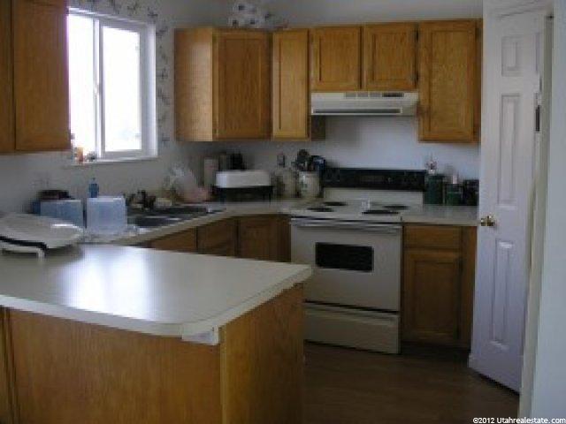 302 Meadow View Dr, Ogden, UT 84404 — photo 3