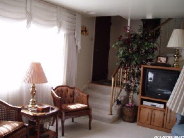 2334 Chateau Dr, Roy, UT 84067 — photo 3
