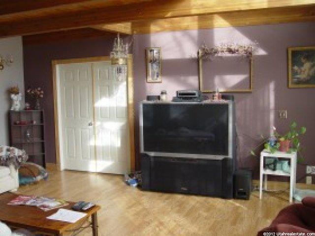 439 Rawlins Cir, Centerville, UT 84014 — photo 7