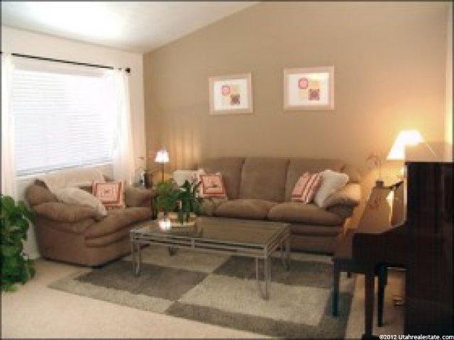 10802 S Meadow River Dr, Sandy, UT 84070 — photo 2