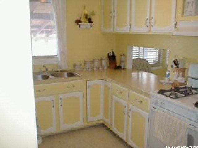 270 E 4575 S, Washington Terrace, UT 84405 — photo 2