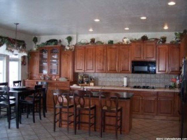 2319 E Canyon View Dr, Layton, UT 84040 — photo 2