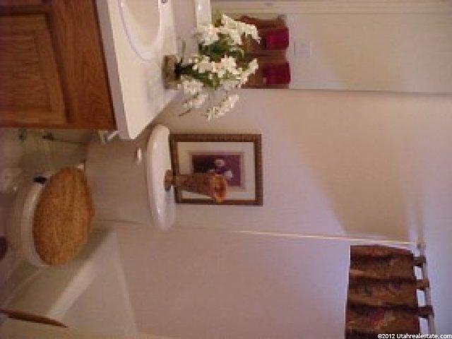 1821 N 2530 W, Clinton, UT 84015 — photo 4